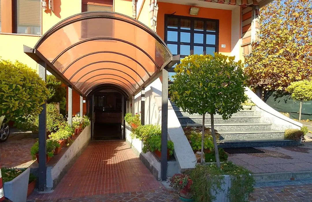 Albergo Ristorante Il Delfino-1